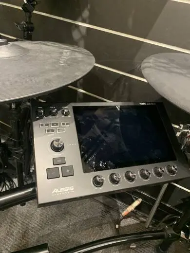 Alesis - STRATA PRIME 2